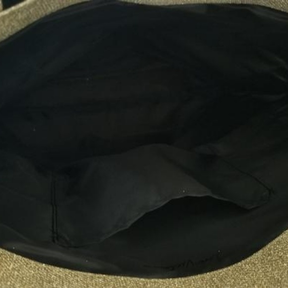 NW Victorias Secret Fashion Show Metallic tote bag - Picture 7 of 8